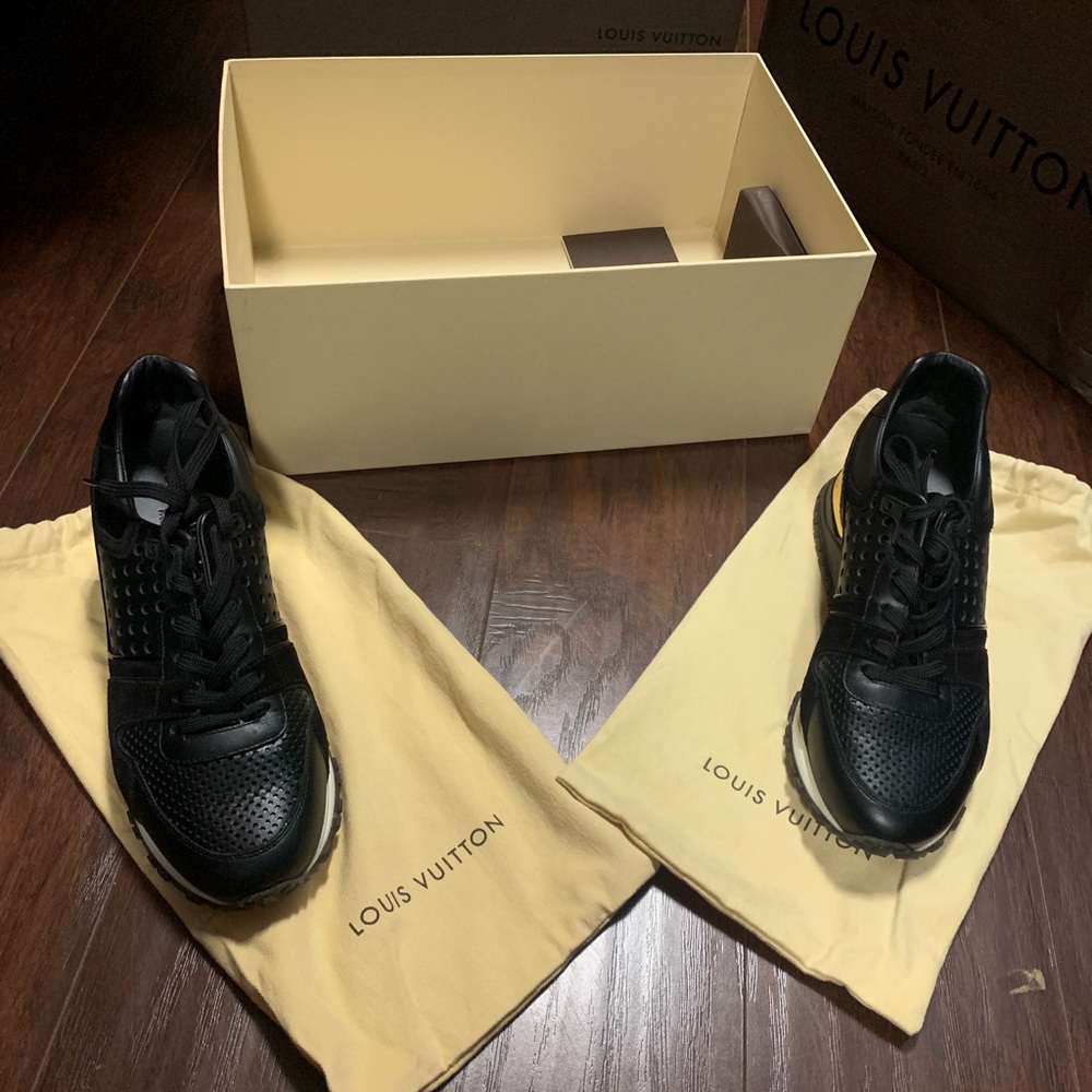 Louis Vuitton women’s Sneakers - Picture 6 of 8